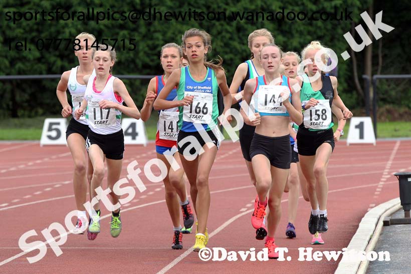 Under-15 girls 1500 metres, Northern Under-15 and under-17 Championships, Wigan. Photo: David T. Hewitson/Sports for All Pics